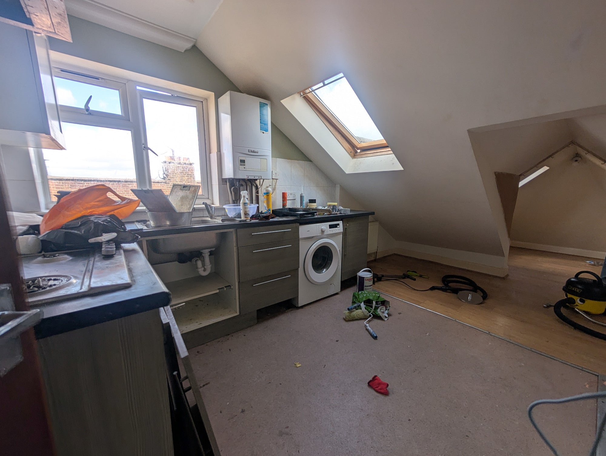 Flat Prout Grove in Greater London