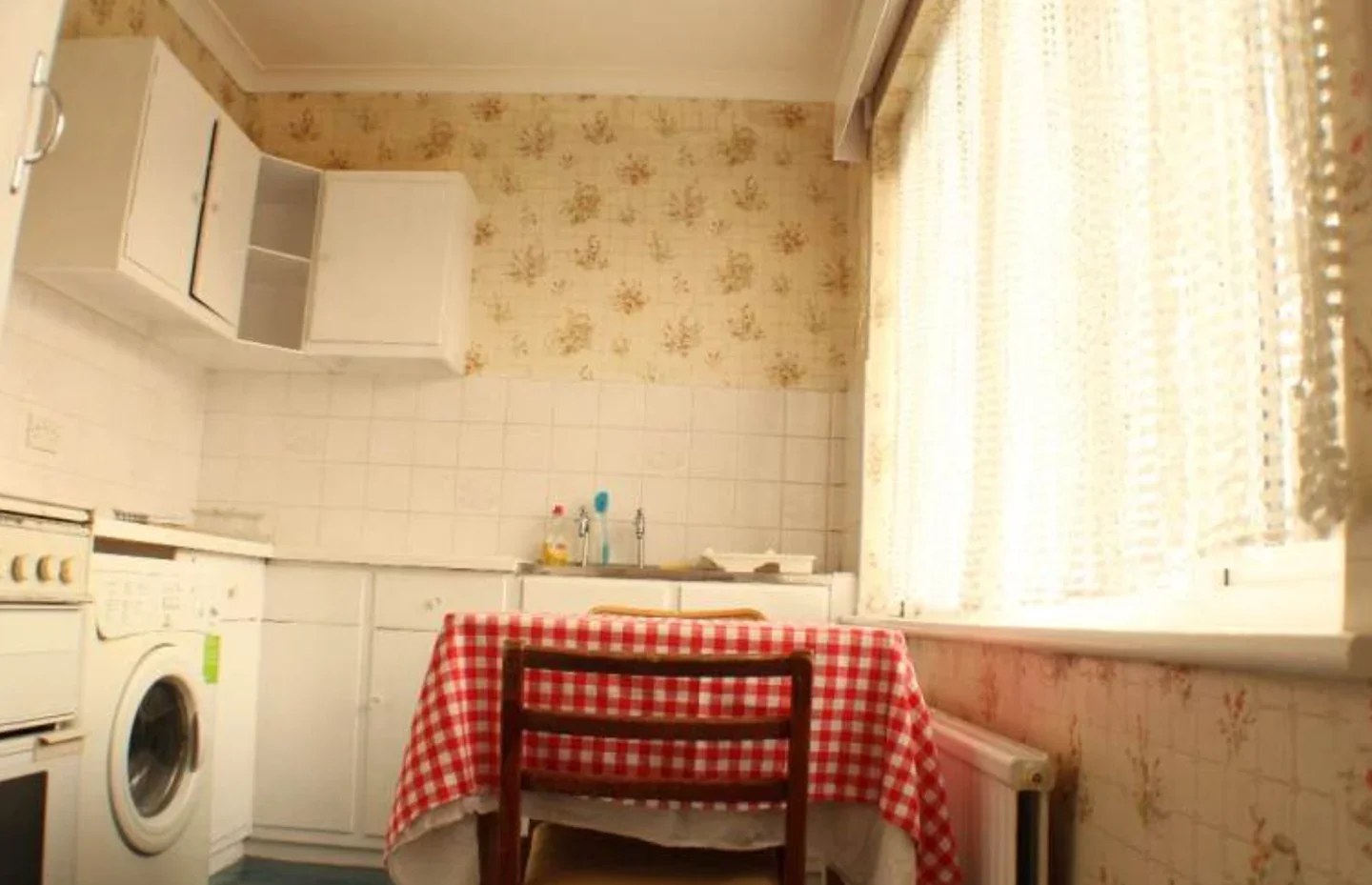 Flat Westbury Road in Greater London