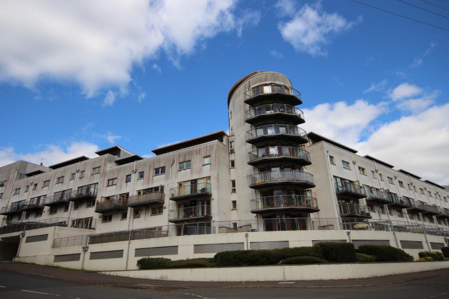 Flat Lochburn Road in Glasgow