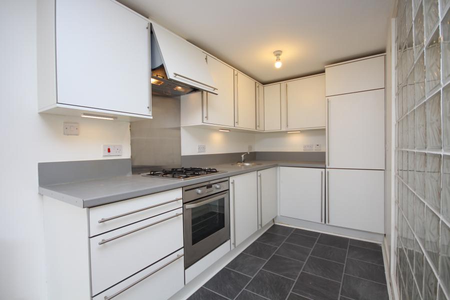 Flat Lochburn Road in Glasgow