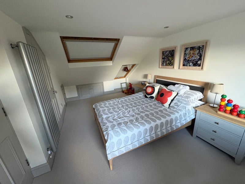 Room Lynton Avenue in Greater London