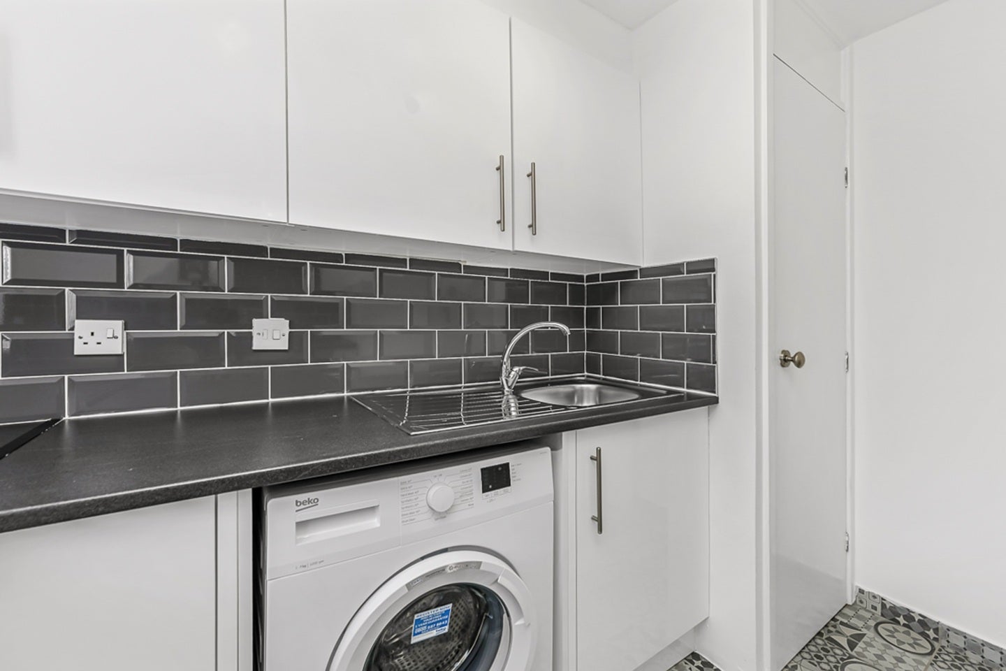 Flat Turnstone Close in Greater London
