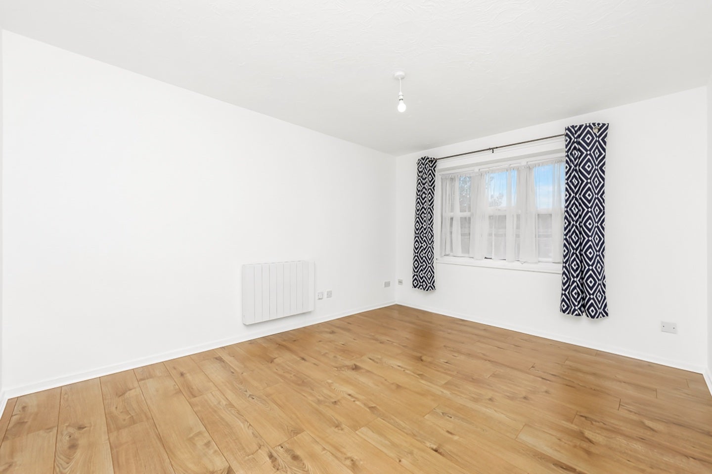 Flat Turnstone Close in Greater London