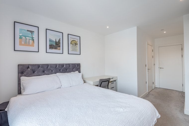 Flat Webber Street in Greater London