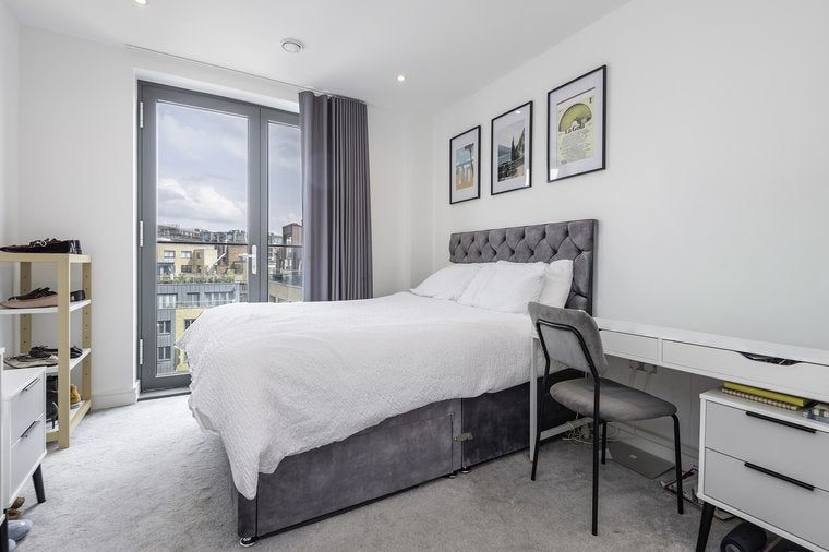 Flat Webber Street in Greater London