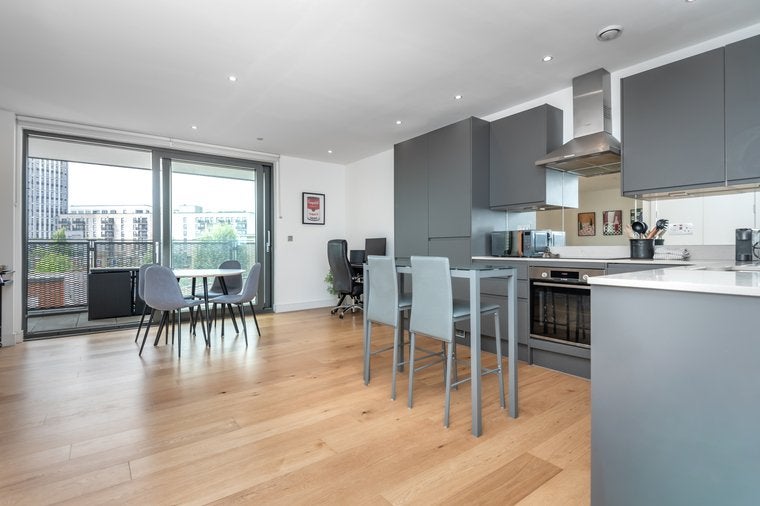 Flat Webber Street in Greater London