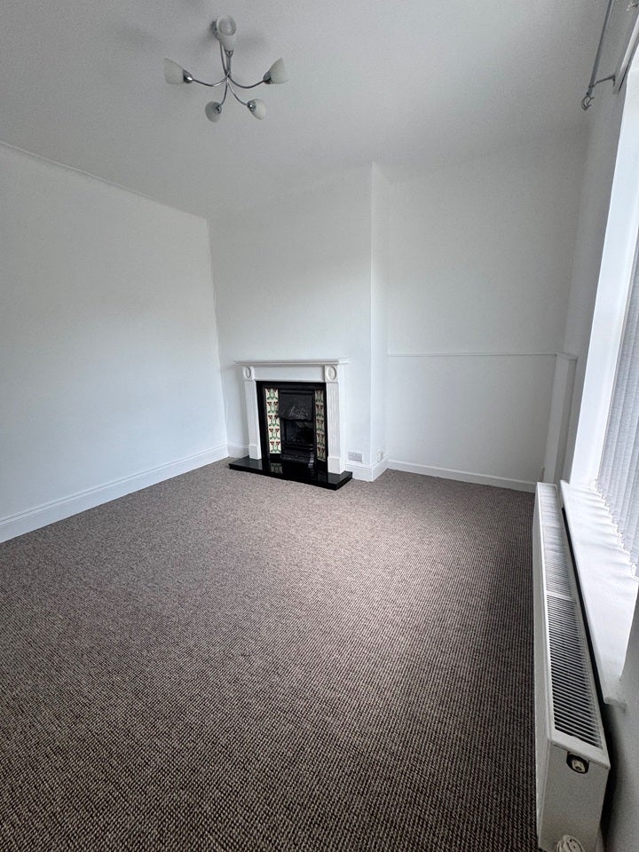 Flat Laira Avenue in Plymouth