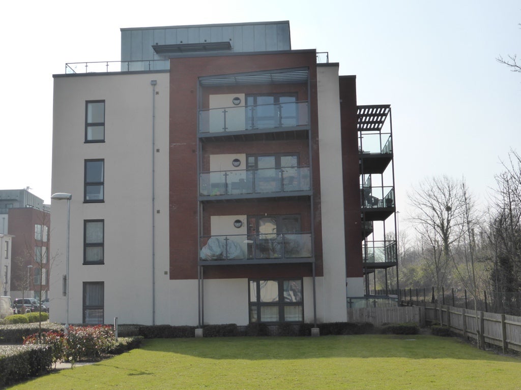 Flat Paxton Drive in Bristol