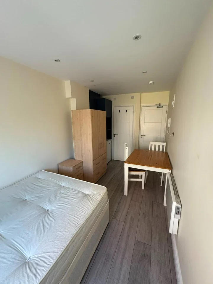 Flat Moyser Road in Greater London