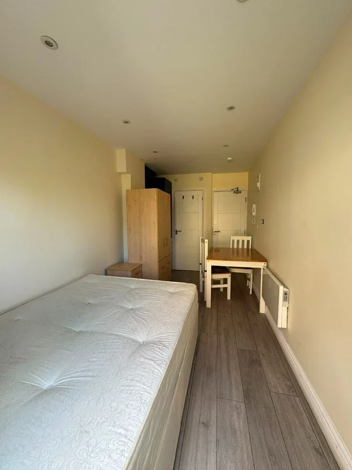 Flat Moyser Road in Greater London