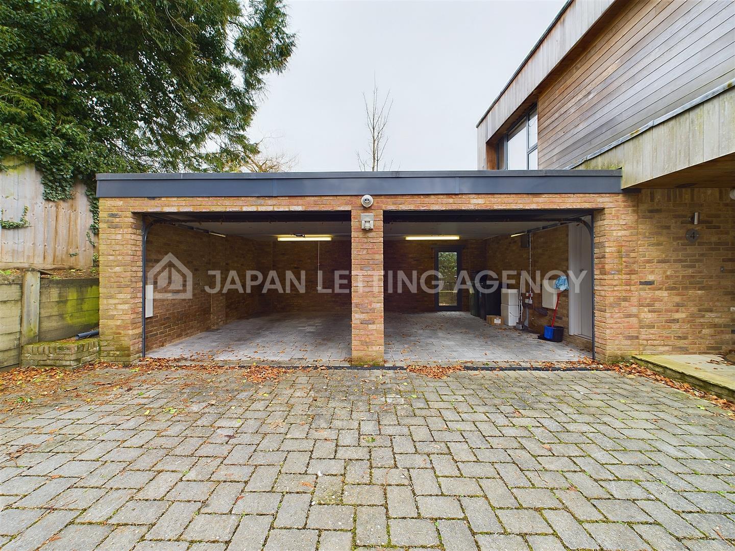 House Burnett Close in Winchester