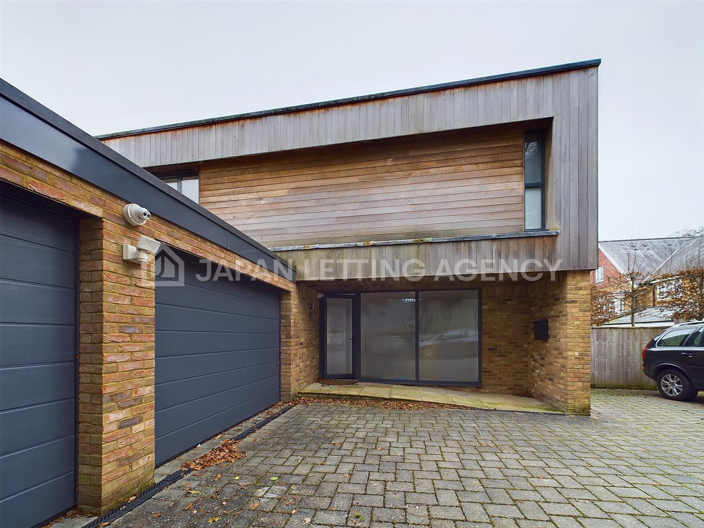 House Burnett Close in Winchester