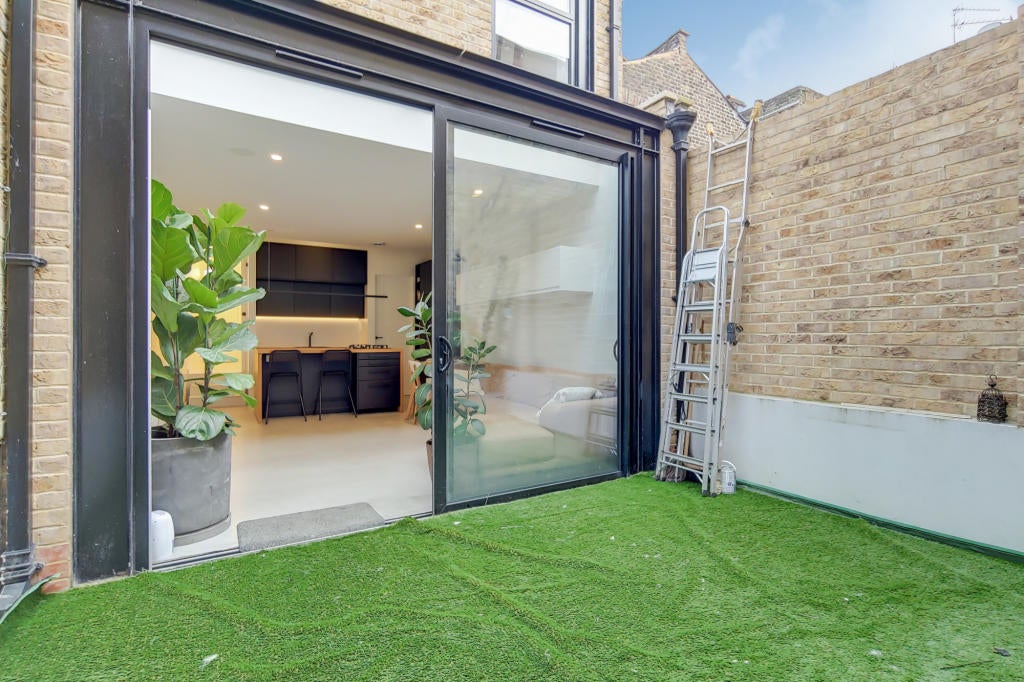 House Comet Street in Greater London