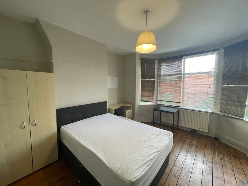 Room Heald Place in Manchester