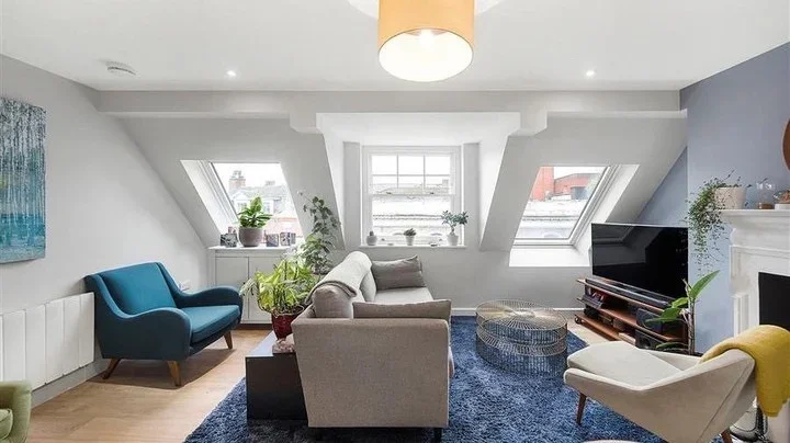 Flat Upper Richmond Road in Greater London