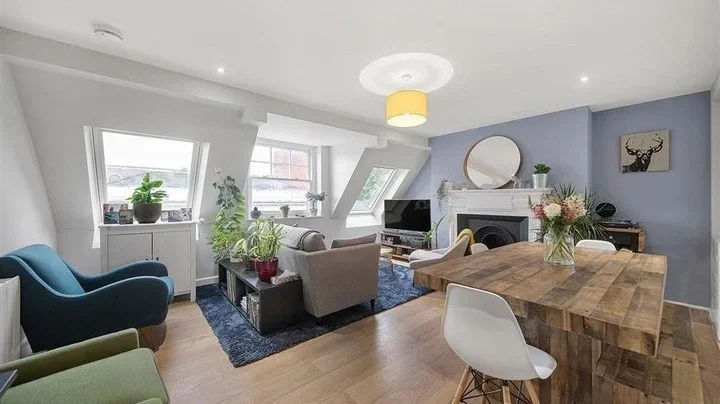 Flat Upper Richmond Road in Greater London