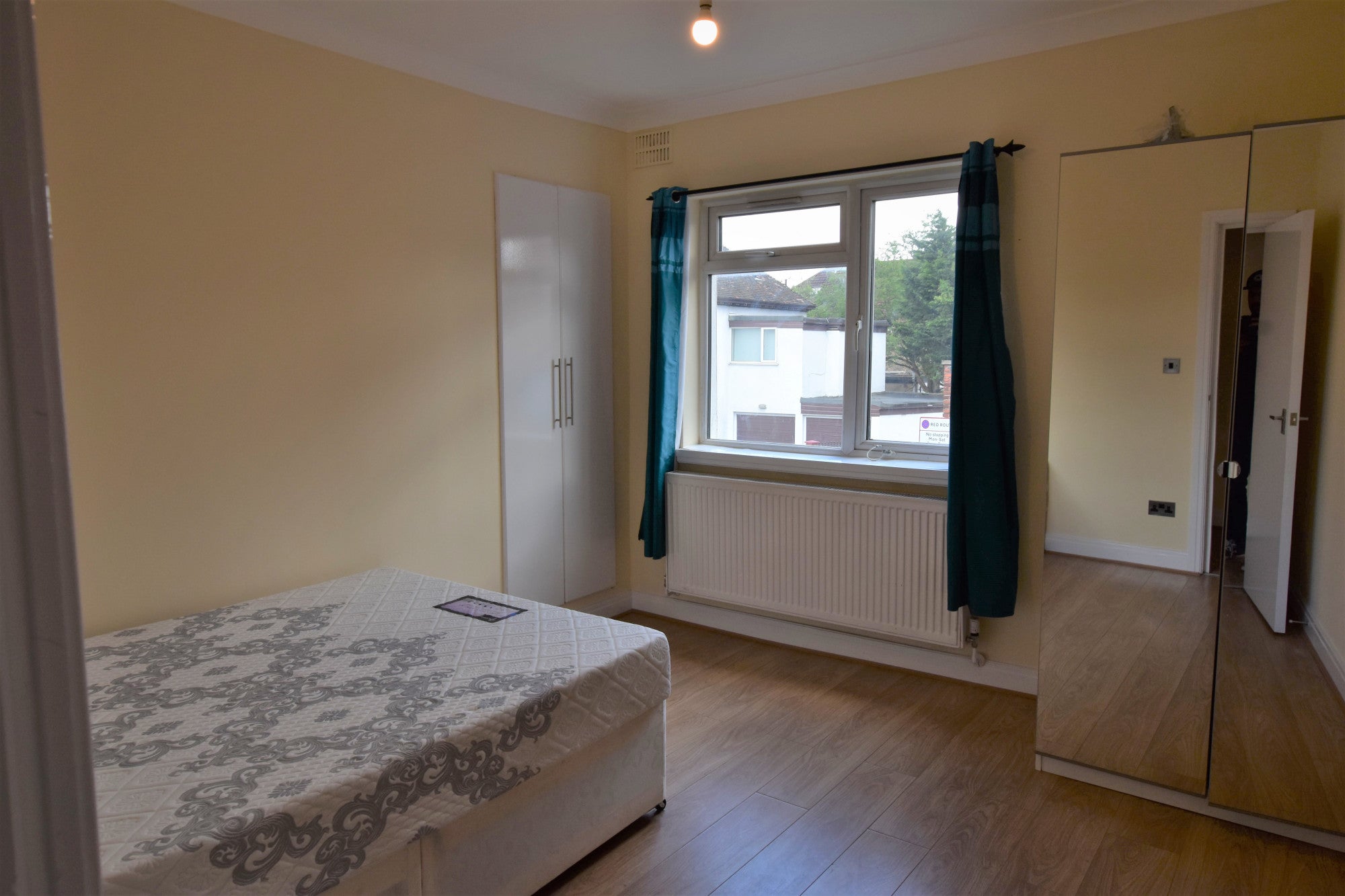Flat London Road in Greater London