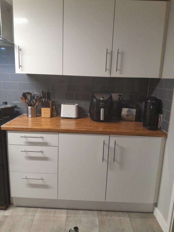 Room Crescent Road in Greater London