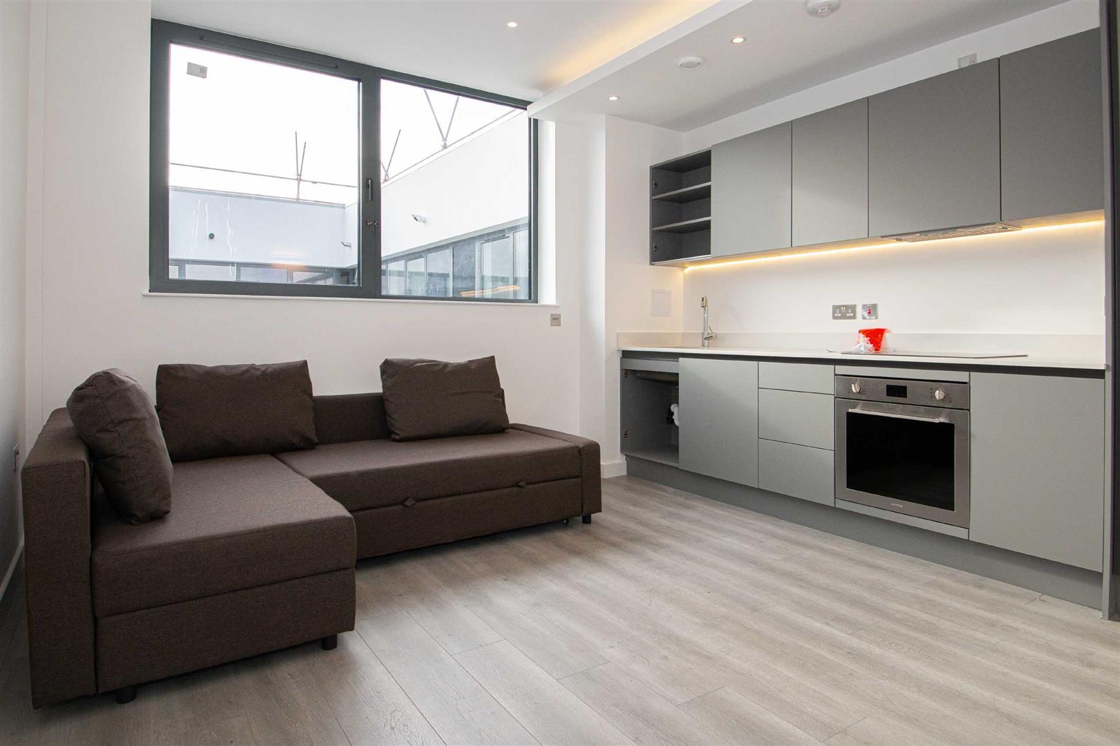 Flat Foxhunter Drive in Milton Keynes