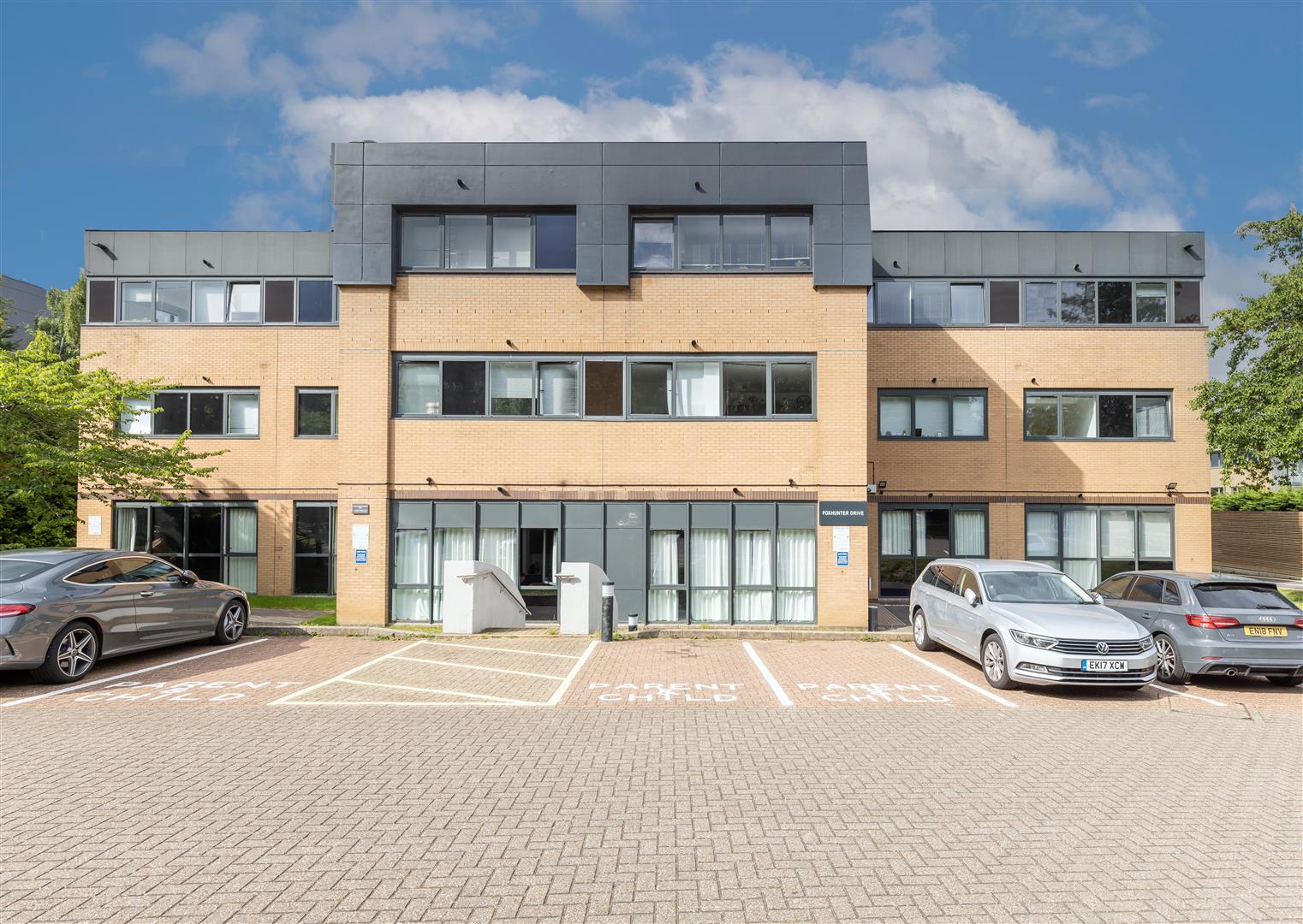 Flat Foxhunter Drive in Milton Keynes
