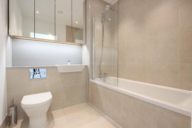 Room Arniston Way in Greater London