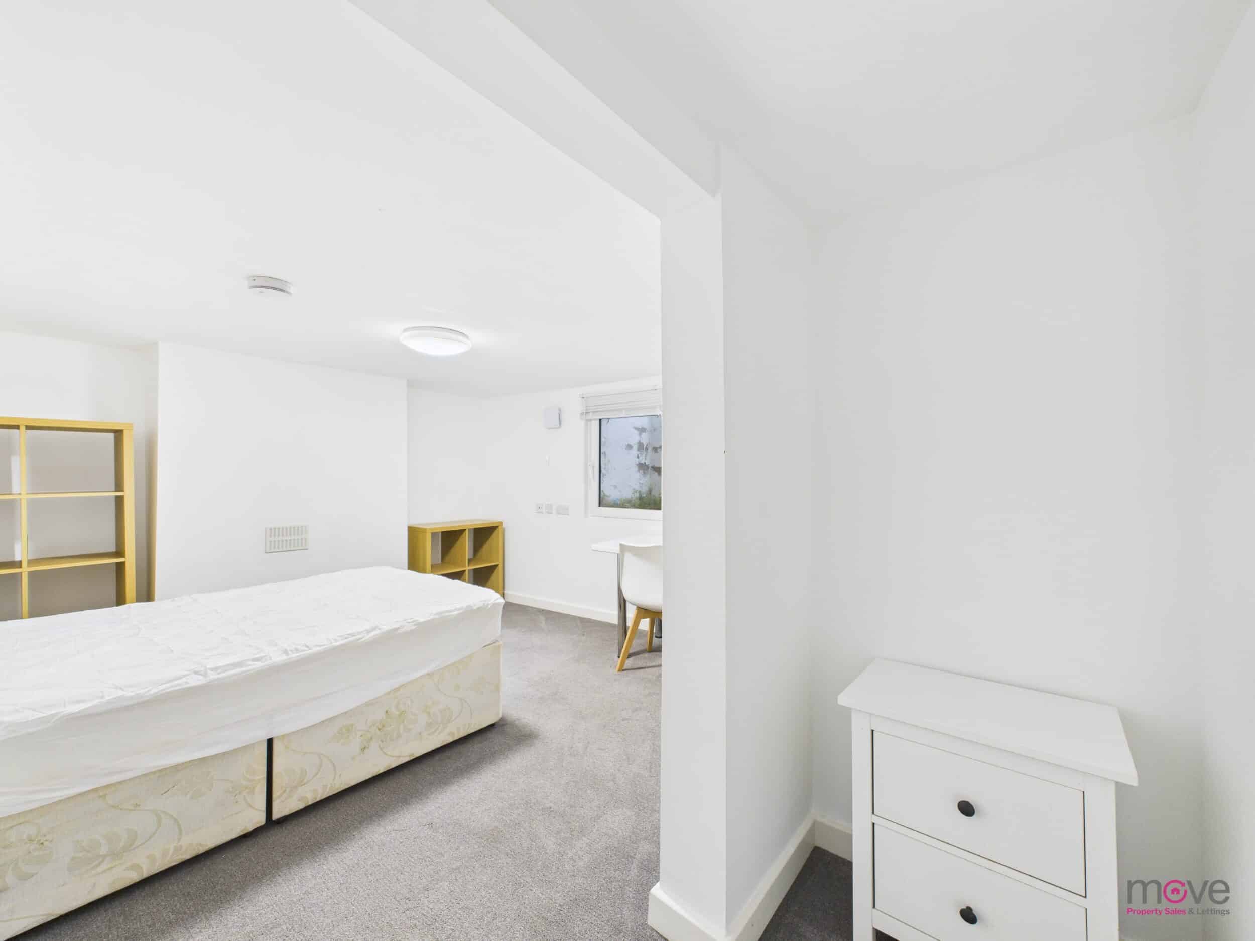 Room Marle Hill Parade in Cheltenham