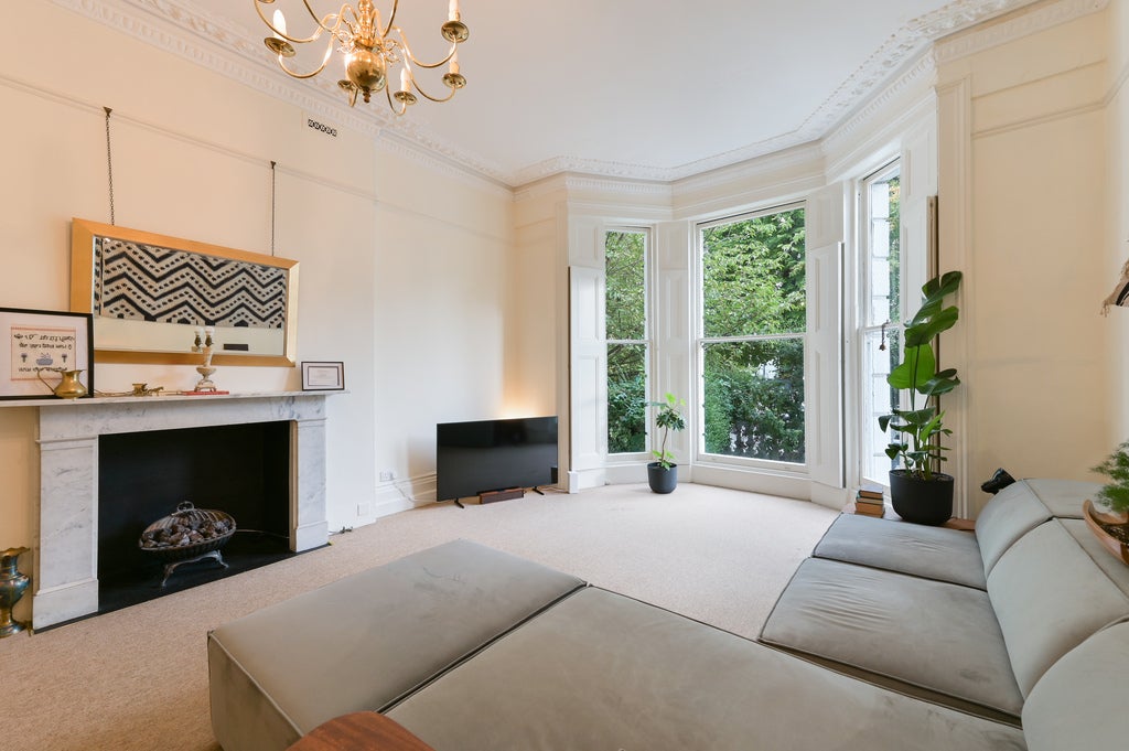 Flat Elsham Road in Greater London