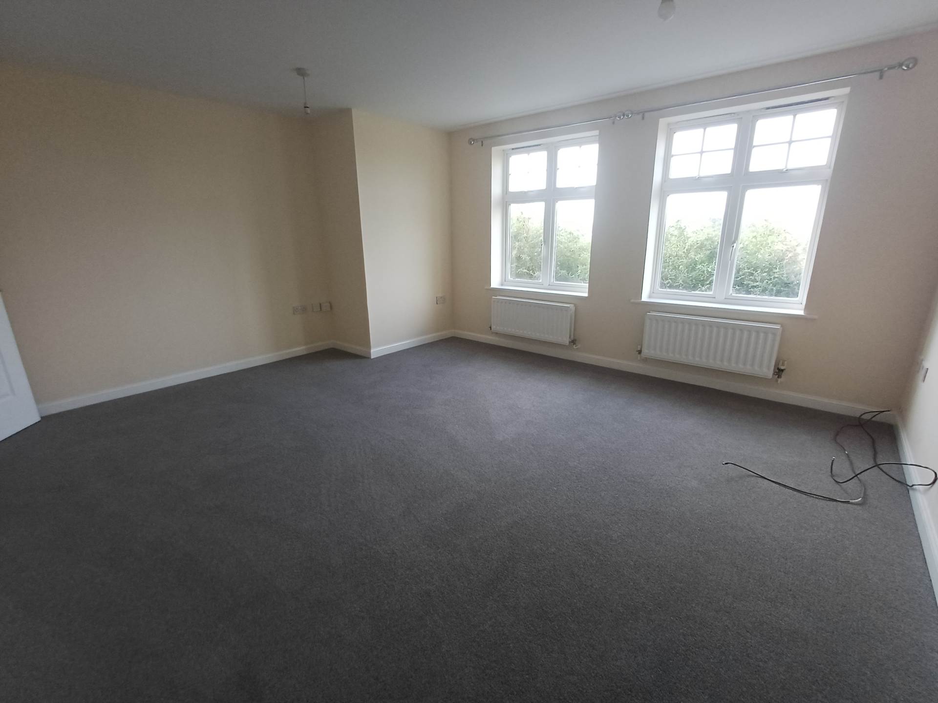 Flat Greenhaven Drive in Greater London