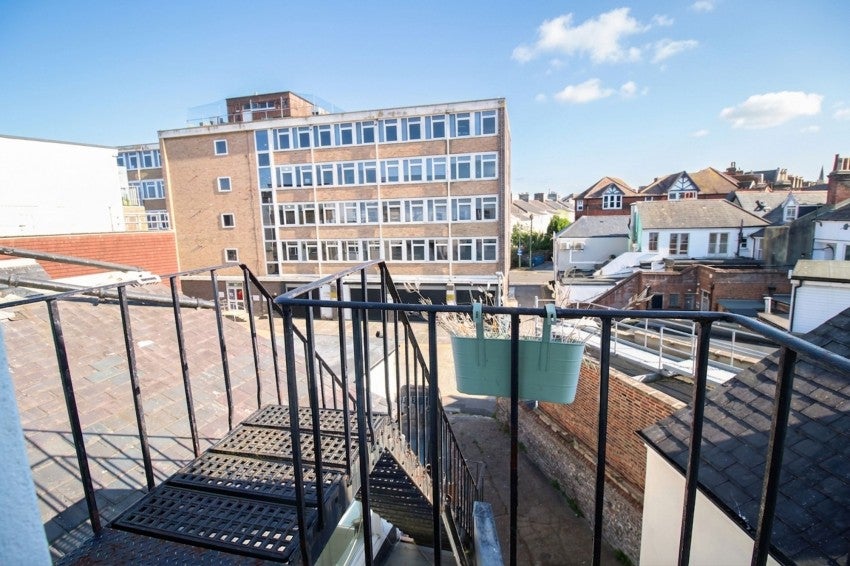 Flat Terminus Road in Eastbourne