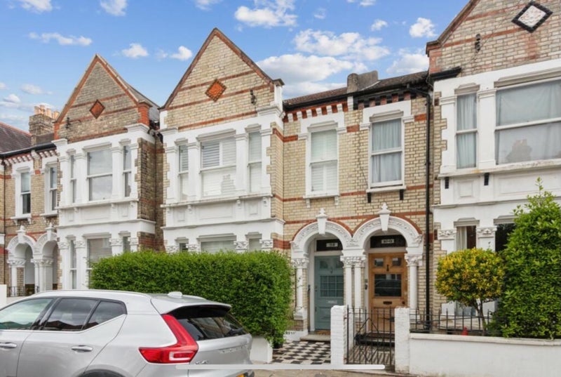 Room Kingscourt Road in Greater London