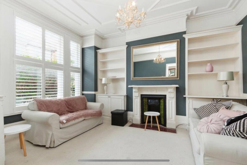 Room Kingscourt Road in Greater London