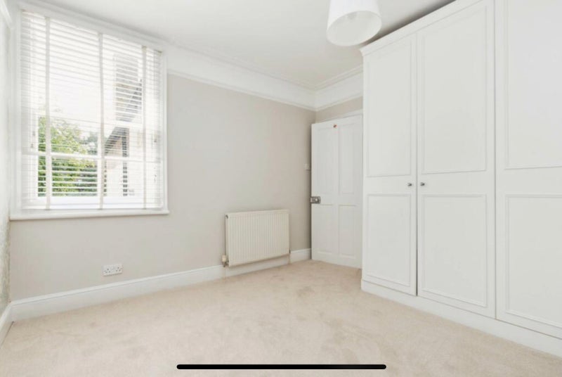 Room Kingscourt Road in Greater London