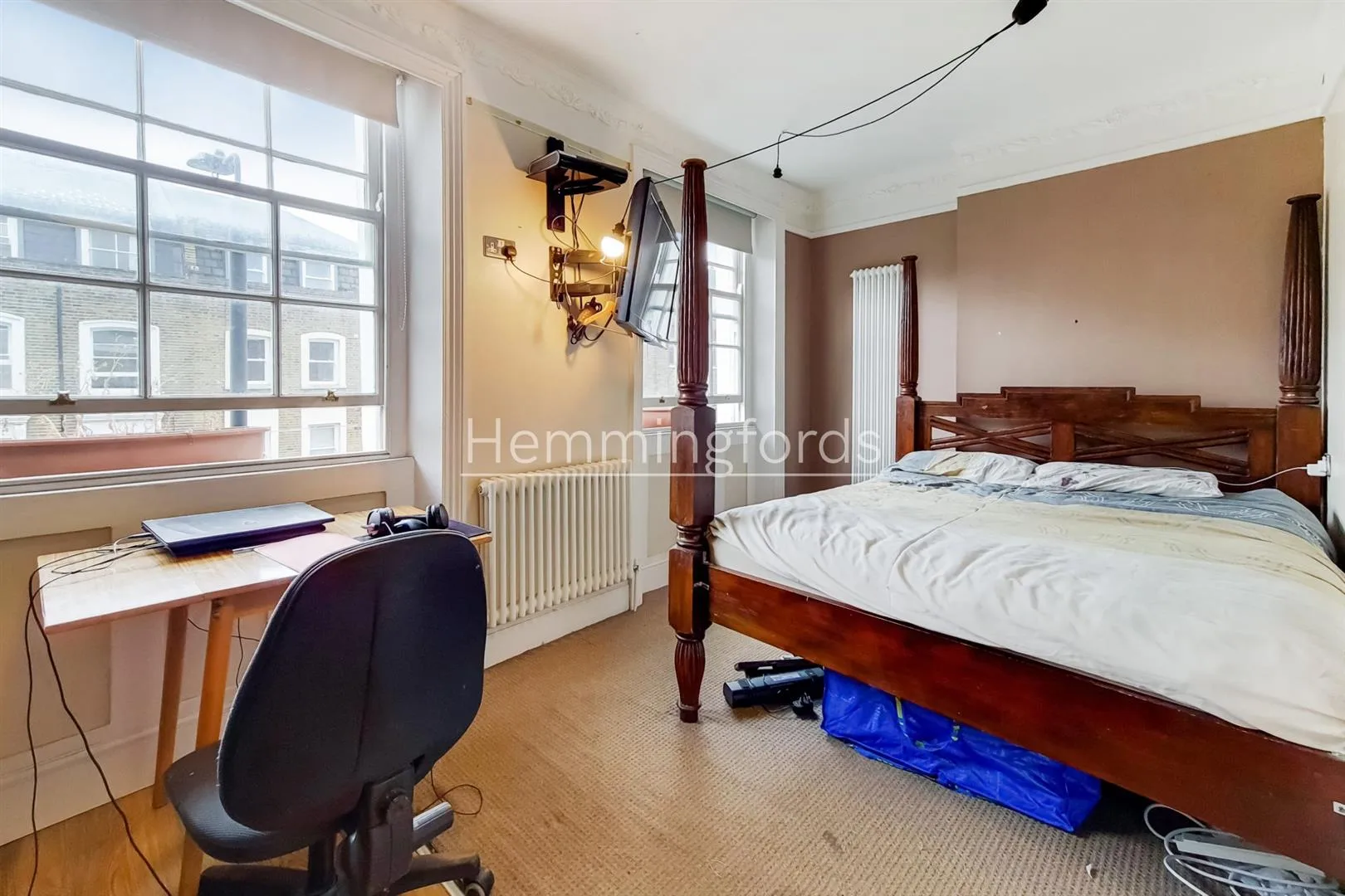 Flat Swinton Street in Greater London