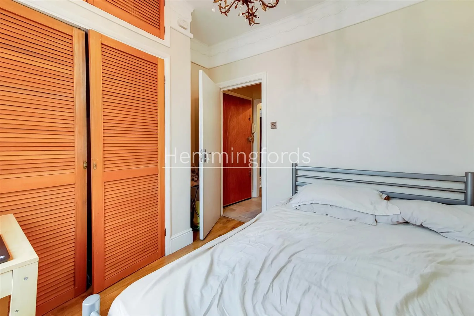 Flat Swinton Street in Greater London