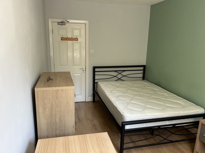 Room Wilton Avenue in Southampton