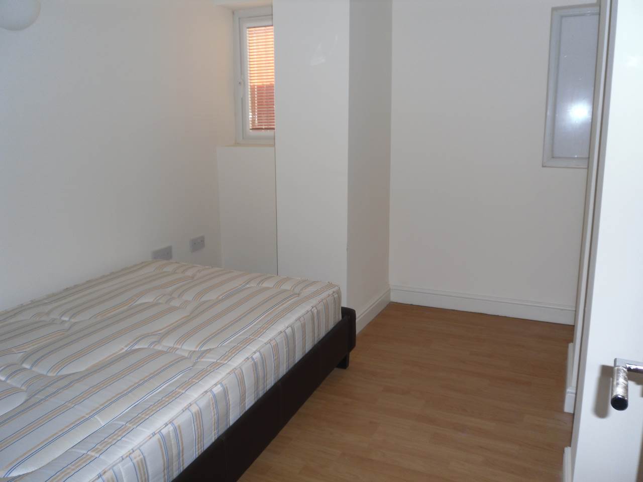 Flat Crwys Road in Cardiff