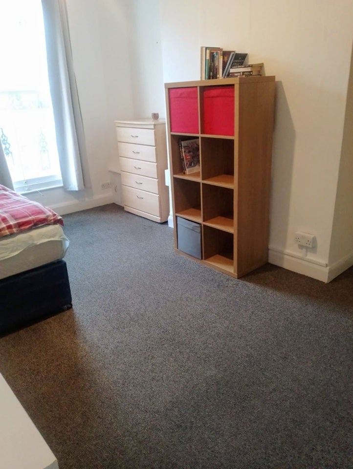 Room Marylands Road in City of Westminster