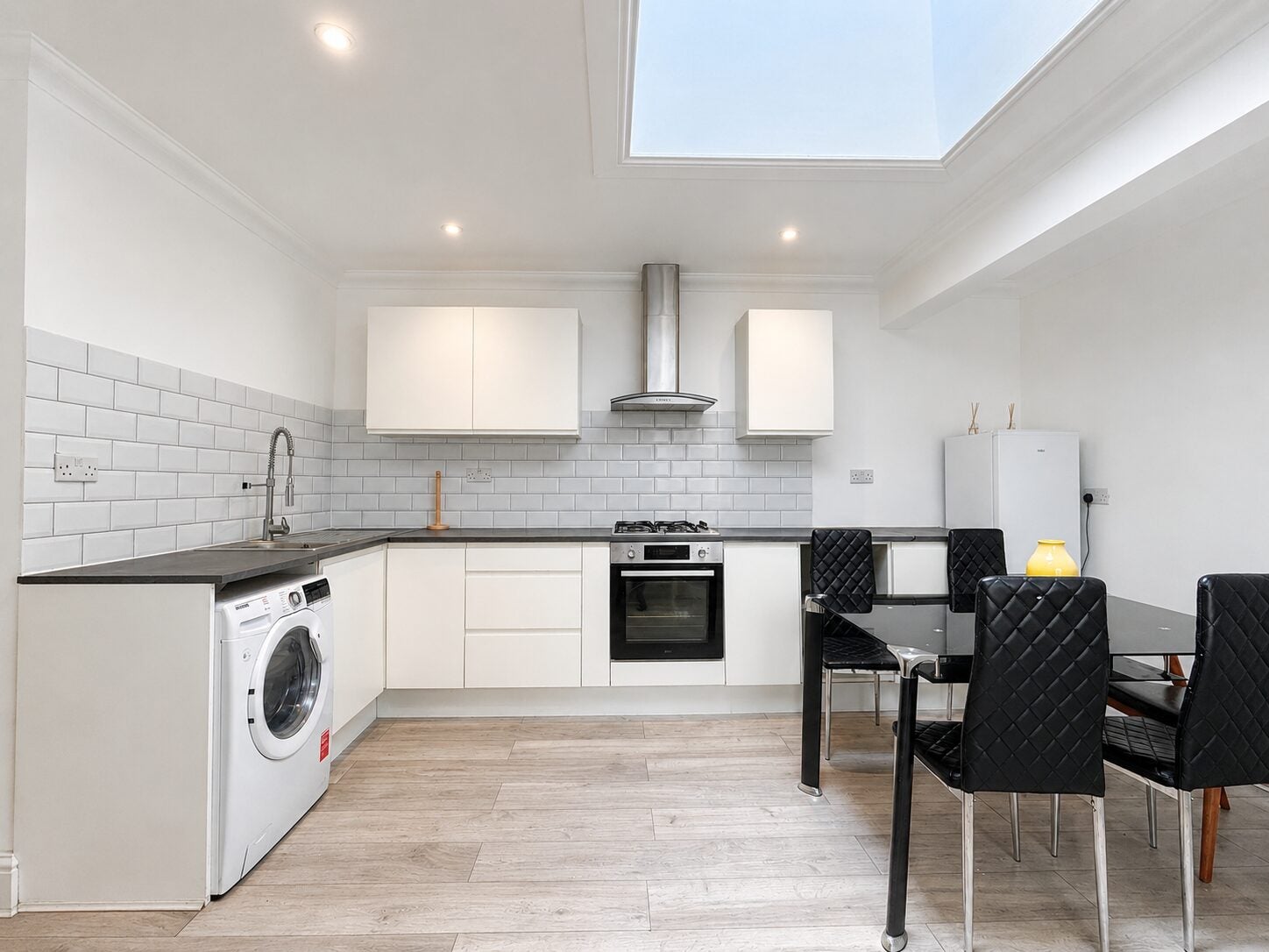 Flat Desborough Avenue in High Wycombe