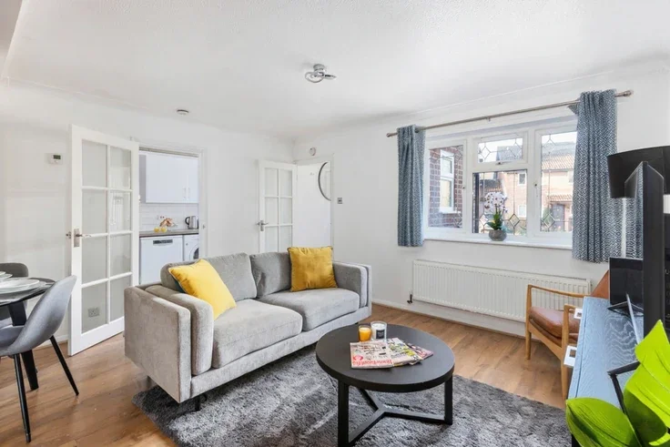House Clayhanger in Guildford