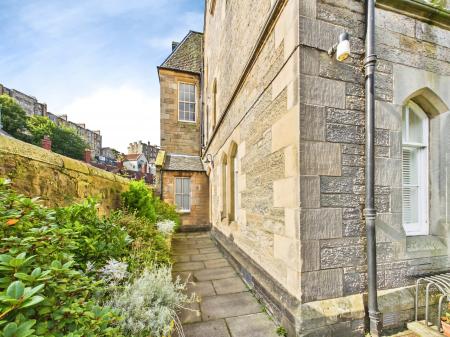 Flat Dean Path in City of Edinburgh