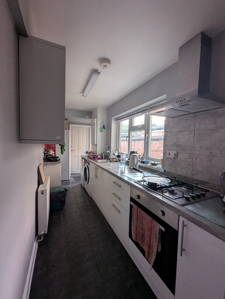 Room St George's Road in Royal Leamington Spa