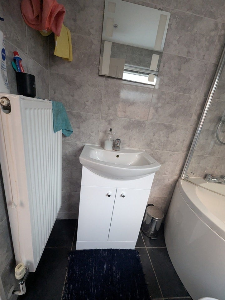 Room St George's Road in Royal Leamington Spa