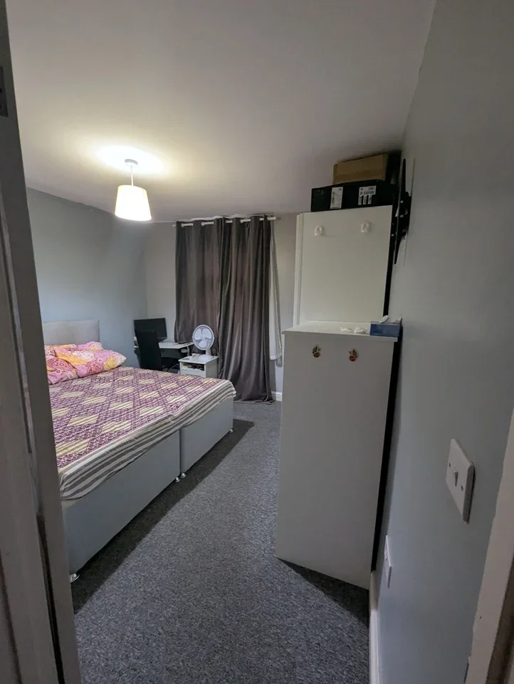 Room St George's Road in Royal Leamington Spa