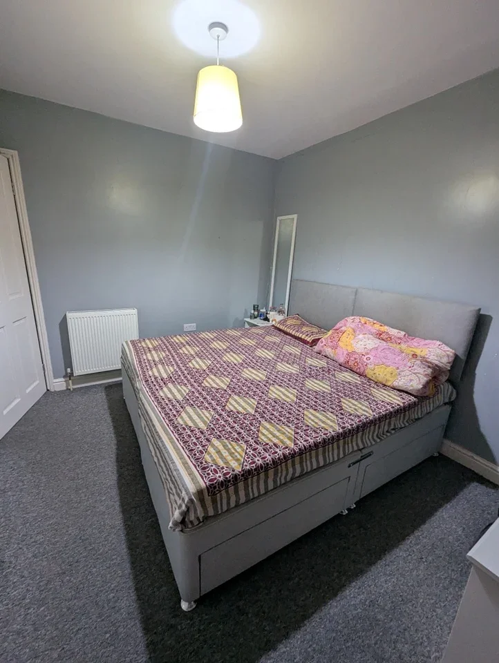 Room St George's Road in Royal Leamington Spa