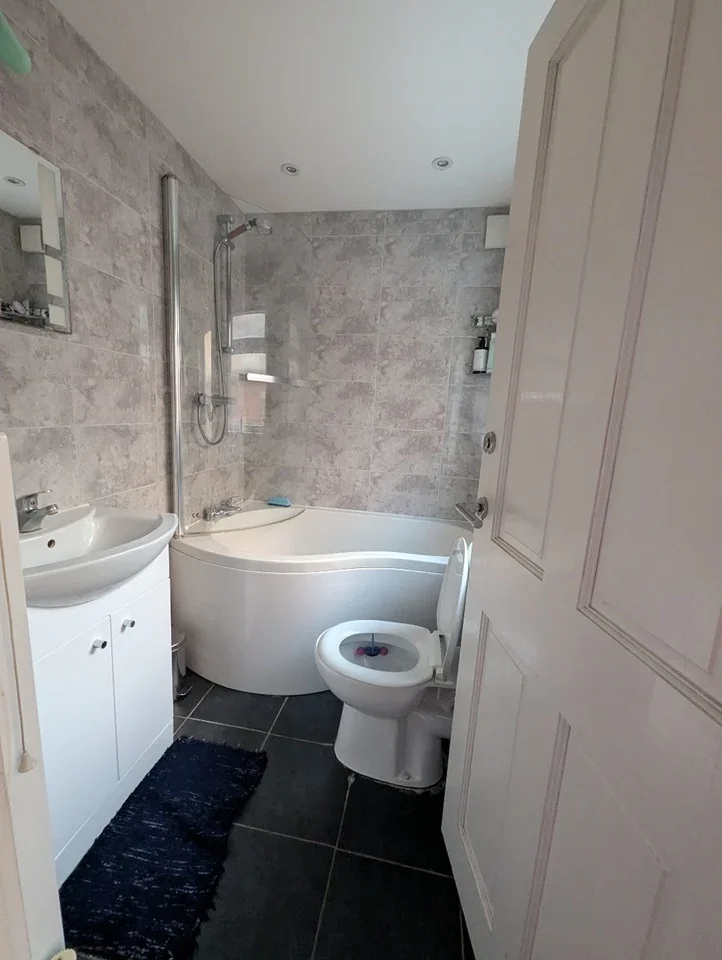 Room St George's Road in Royal Leamington Spa