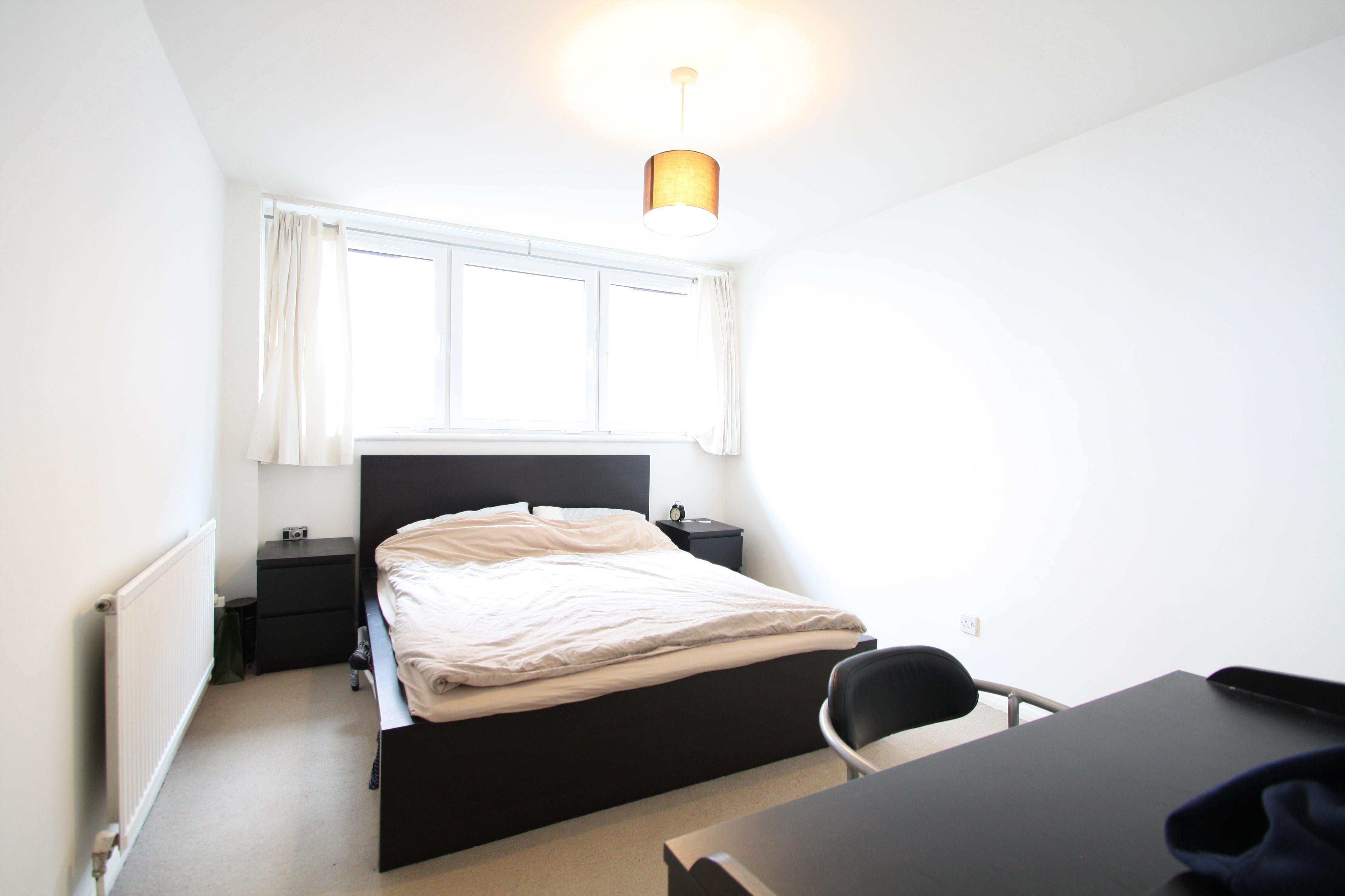 Flat Waterman Street in Greater London