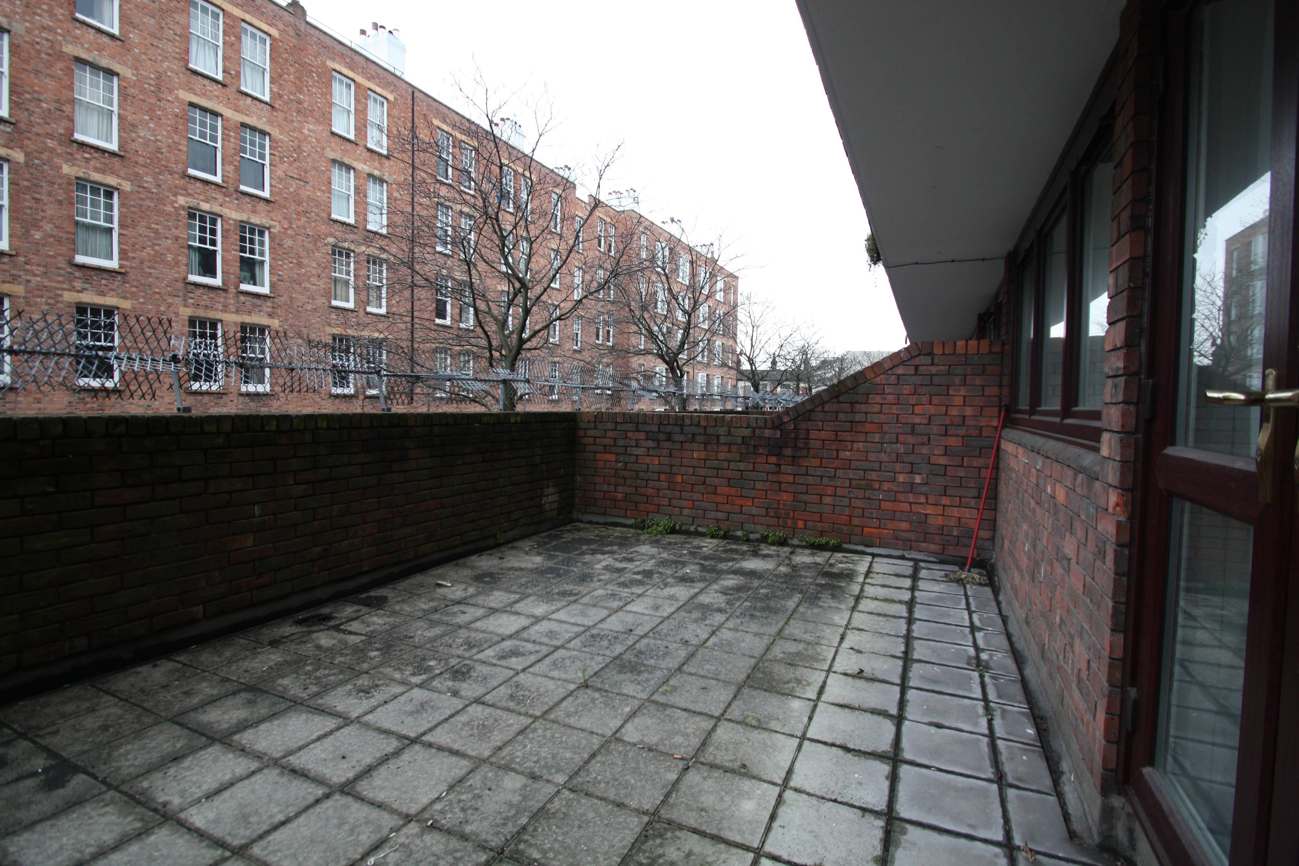 Flat Waterman Street in Greater London