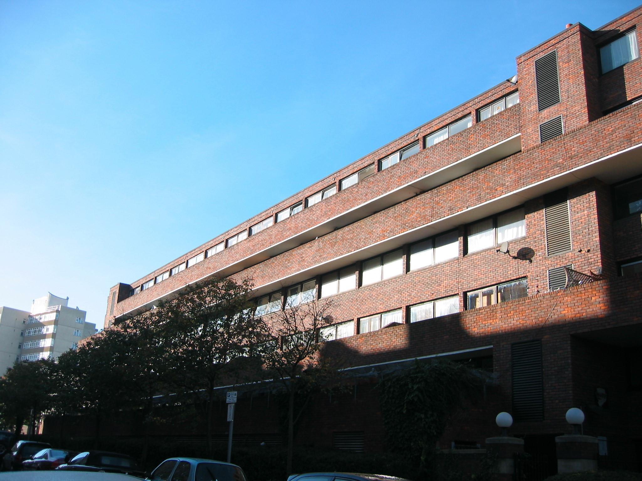 Flat Waterman Street in Greater London