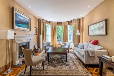 House Peterborough Villas in Greater London