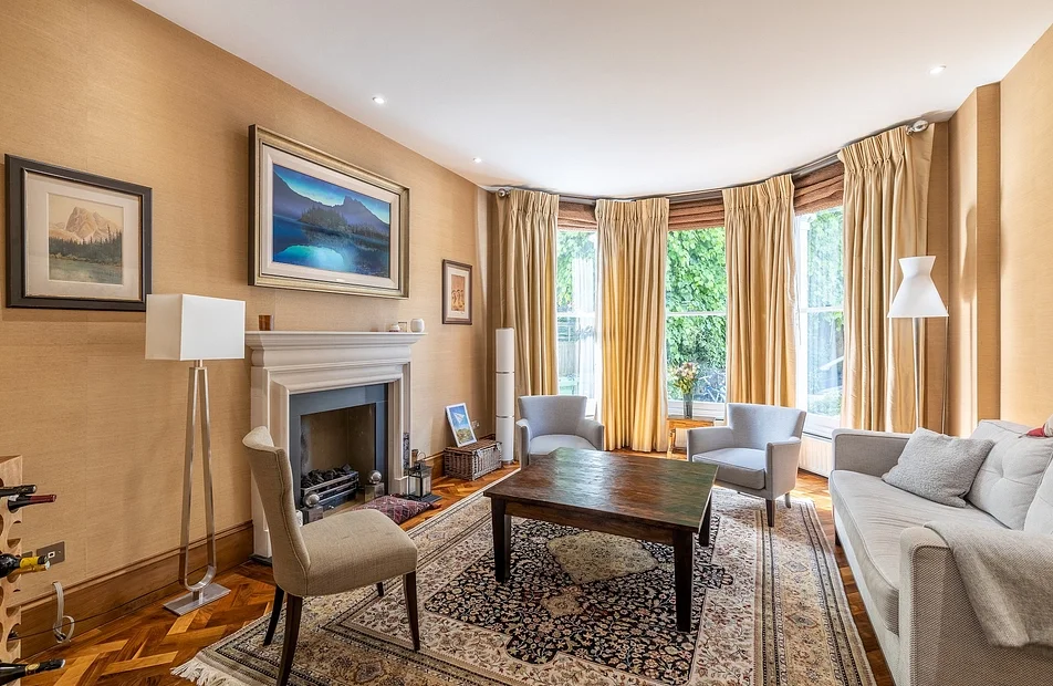 House Peterborough Villas in Greater London